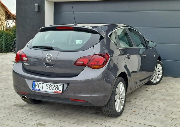 Opel Astra cena 27800 przebieg: 159450, rok produkcji 2010 z Leszno małe 277